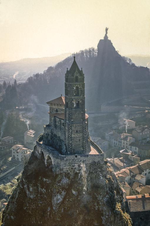 Hotel Des Capucins Le Puy-en-Velay 외부 사진