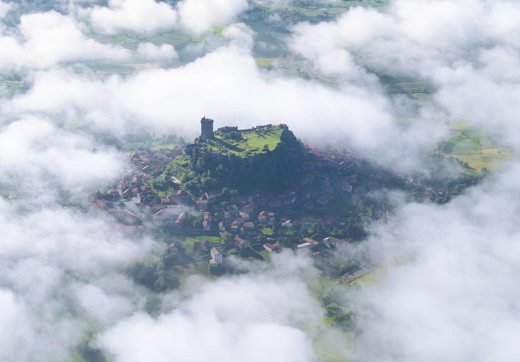 Hotel Des Capucins Le Puy-en-Velay 외부 사진