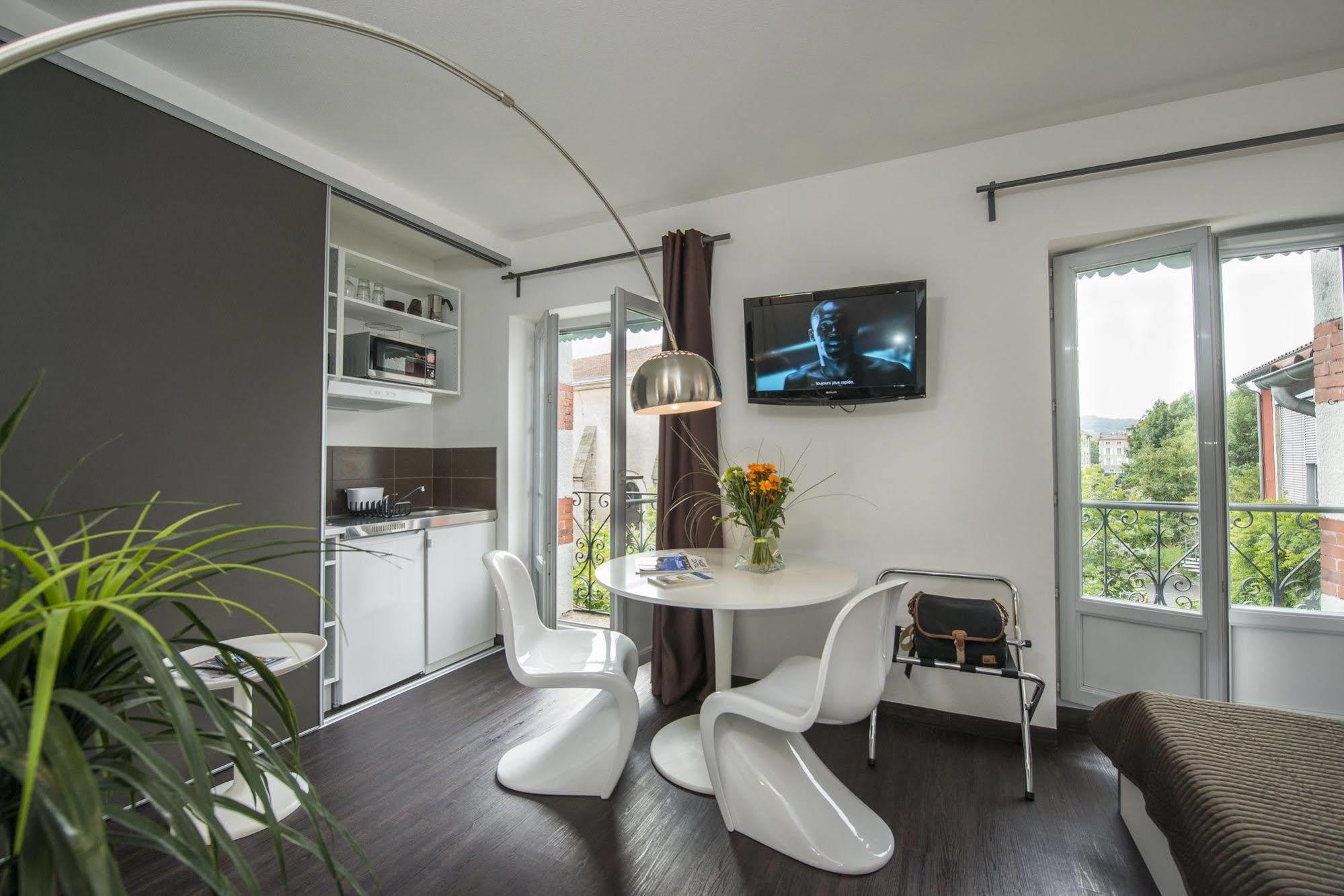 Hotel Des Capucins Le Puy-en-Velay 외부 사진