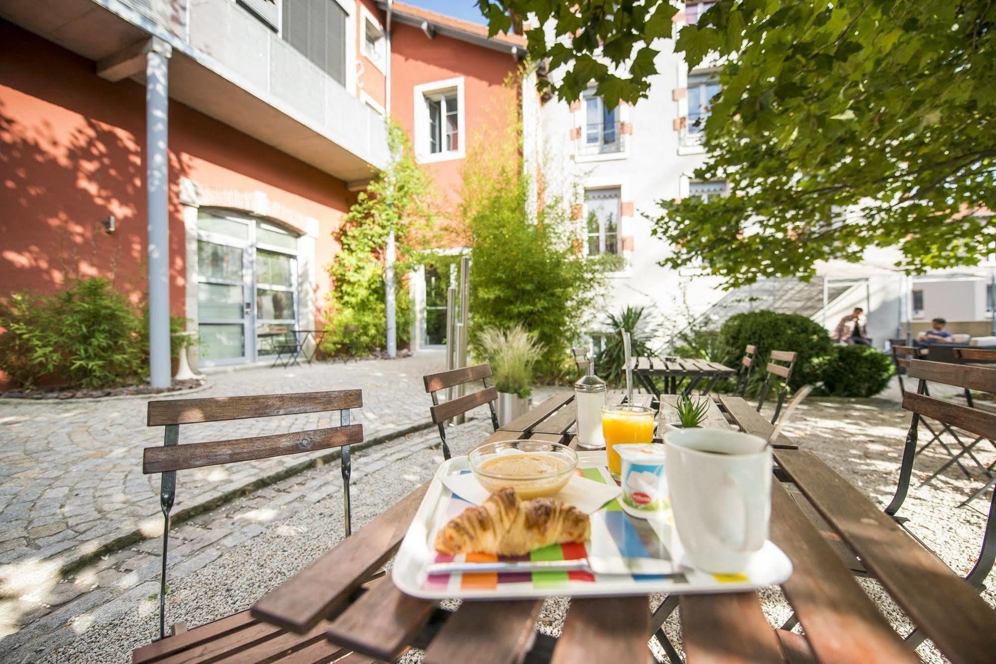 Hotel Des Capucins Le Puy-en-Velay 외부 사진